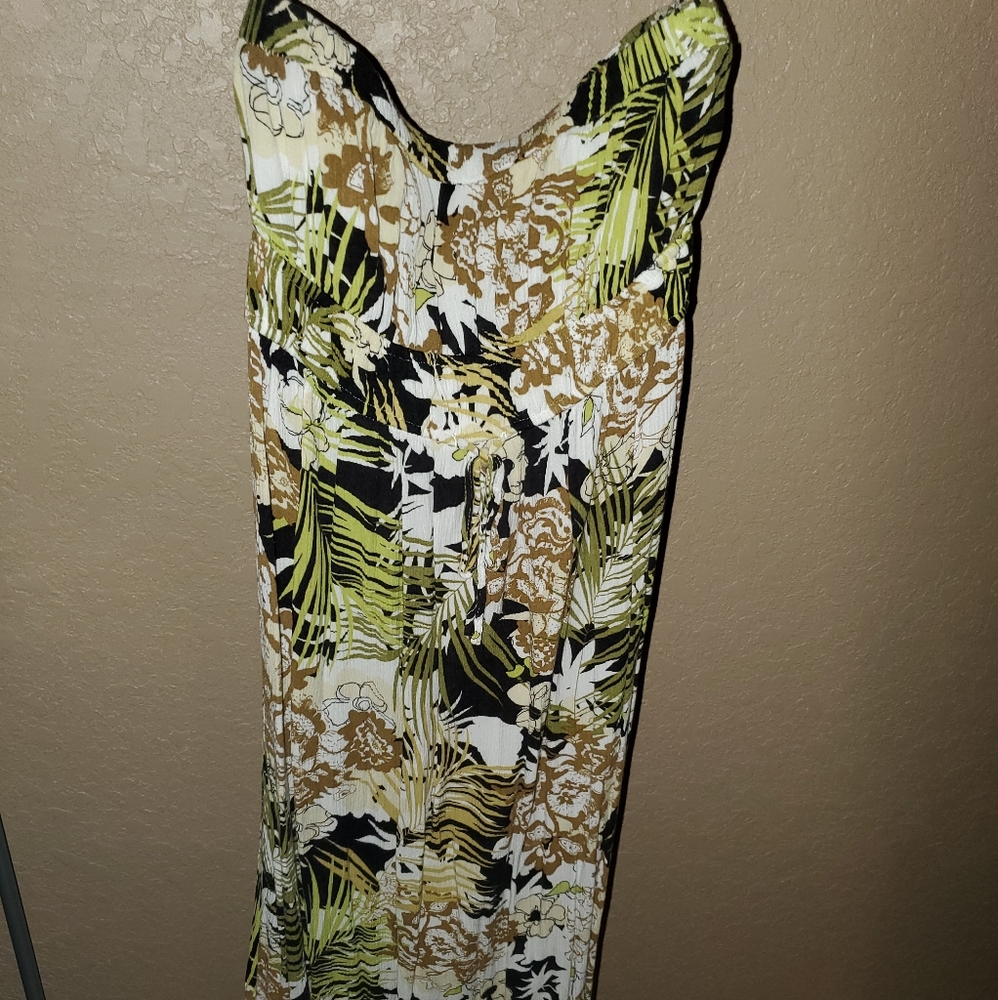 Sleeveless dress